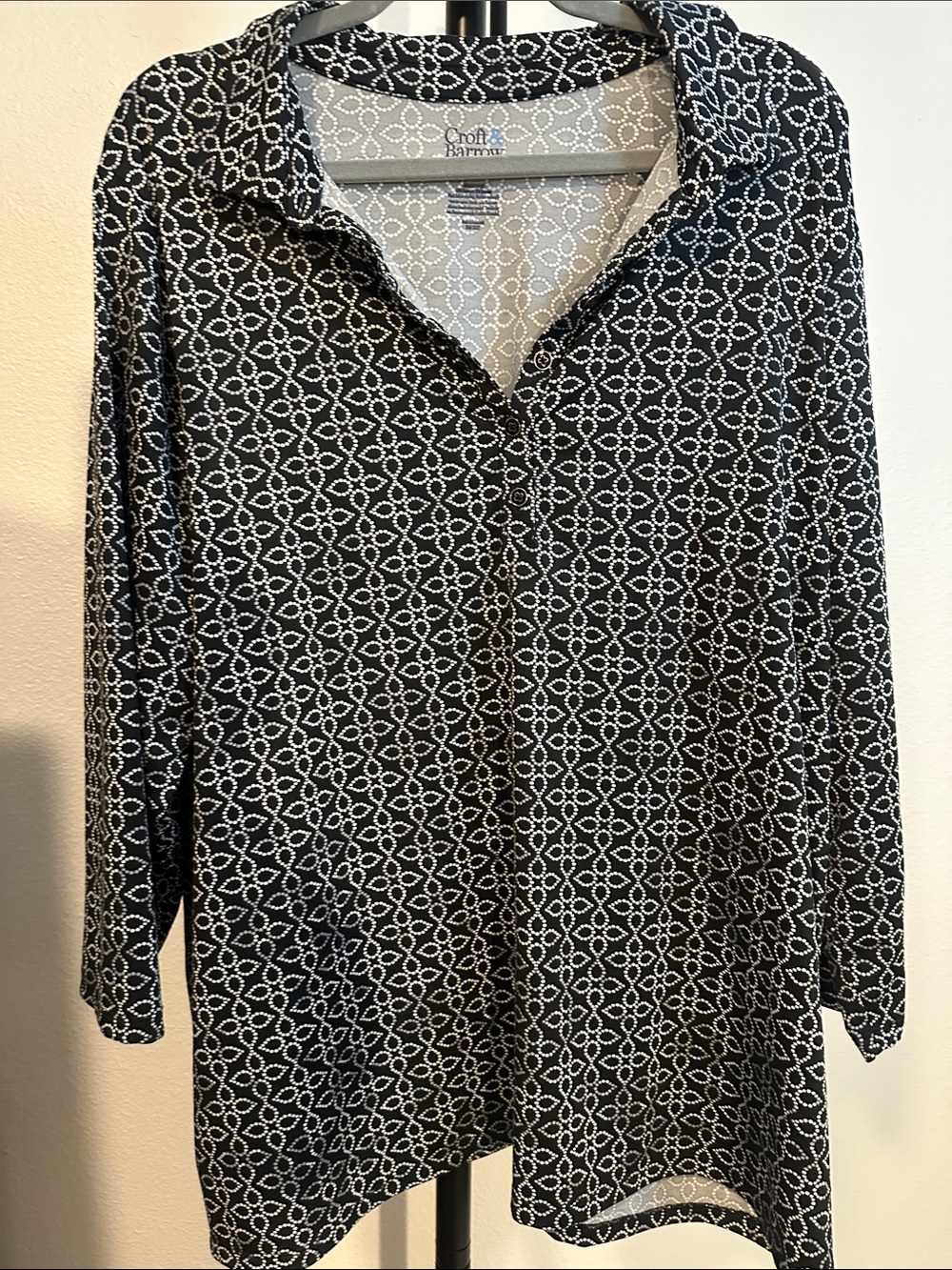 croft & barrow Black and White Geometric Collared Button-Up Top